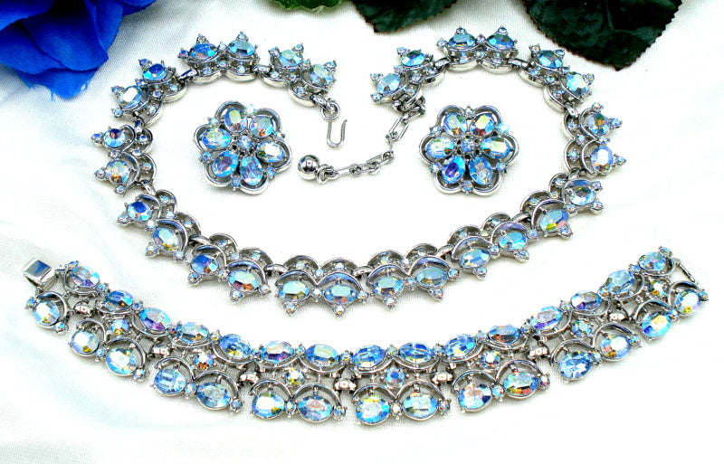 Vtg Crown Trifari blue shops rhinestone silver tone necklace