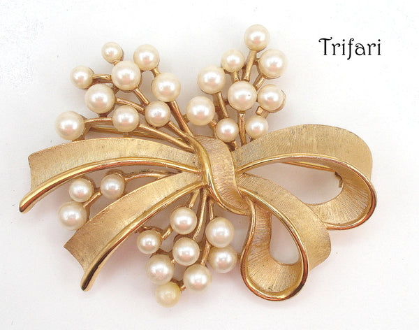 Trifari Brooch 2.5" Brushed Gold Tone Tied Bow on Pearl Bouquet