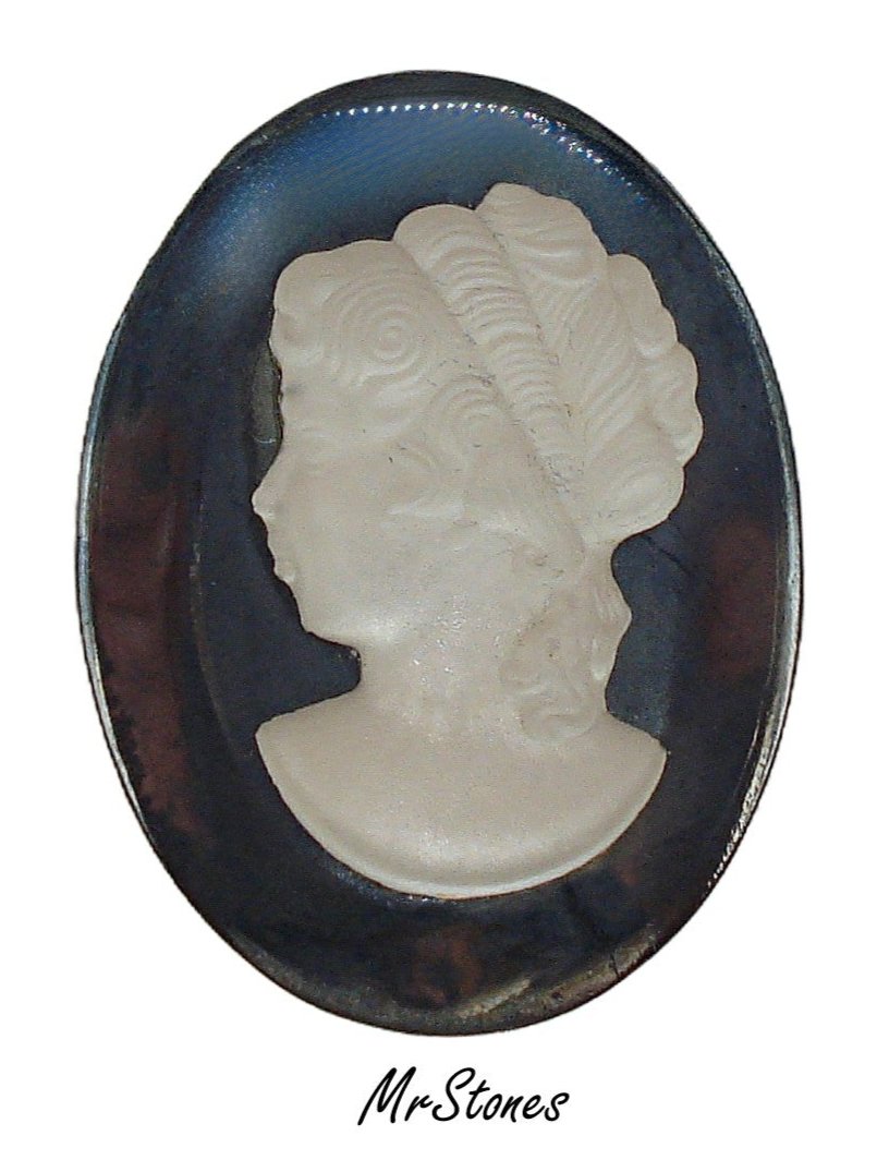 40x30mm Cameo Oval Jet Hematite Glass Frosted Crystal Left Facing Lady