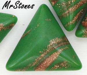 13mm Triangle Opaque Green Goldstone Matrix Buff Top Doublet