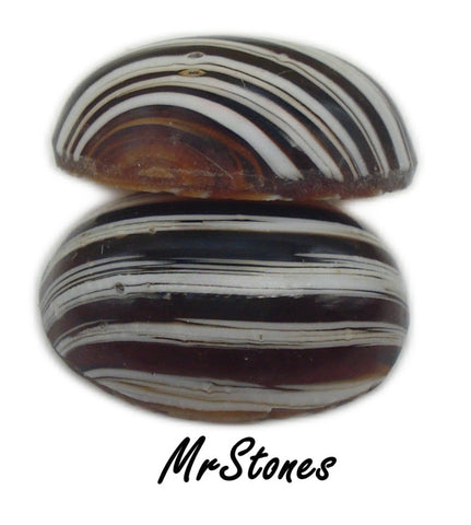 18x13mm (1685) Brown White Stripe Oval Cabochon Japan