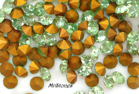 3.85mm (1100) (31pp) Peridot Round Chaton