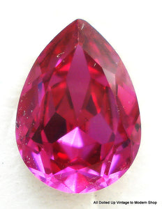 18x13mm (4320) Fuchsia Pendeloque Pear Shape