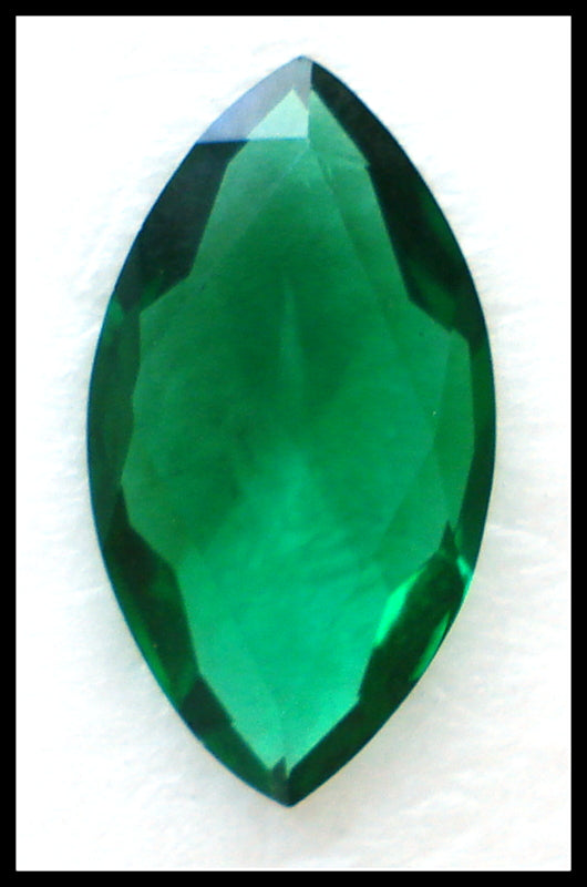 24X13MM (4227) EMERALD GREEN MARQUISES