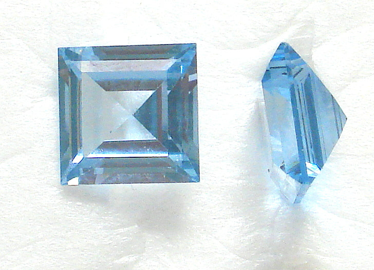 10MM (SS03) SYNTHETIC CORUNDUM AQUA SQ